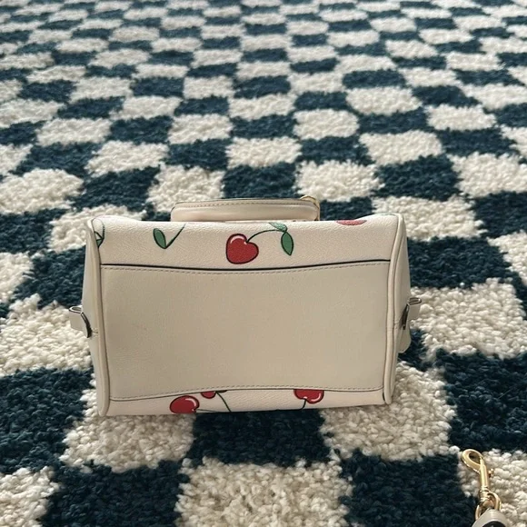 Coach Cherry Bag. - Picture 8 of 8